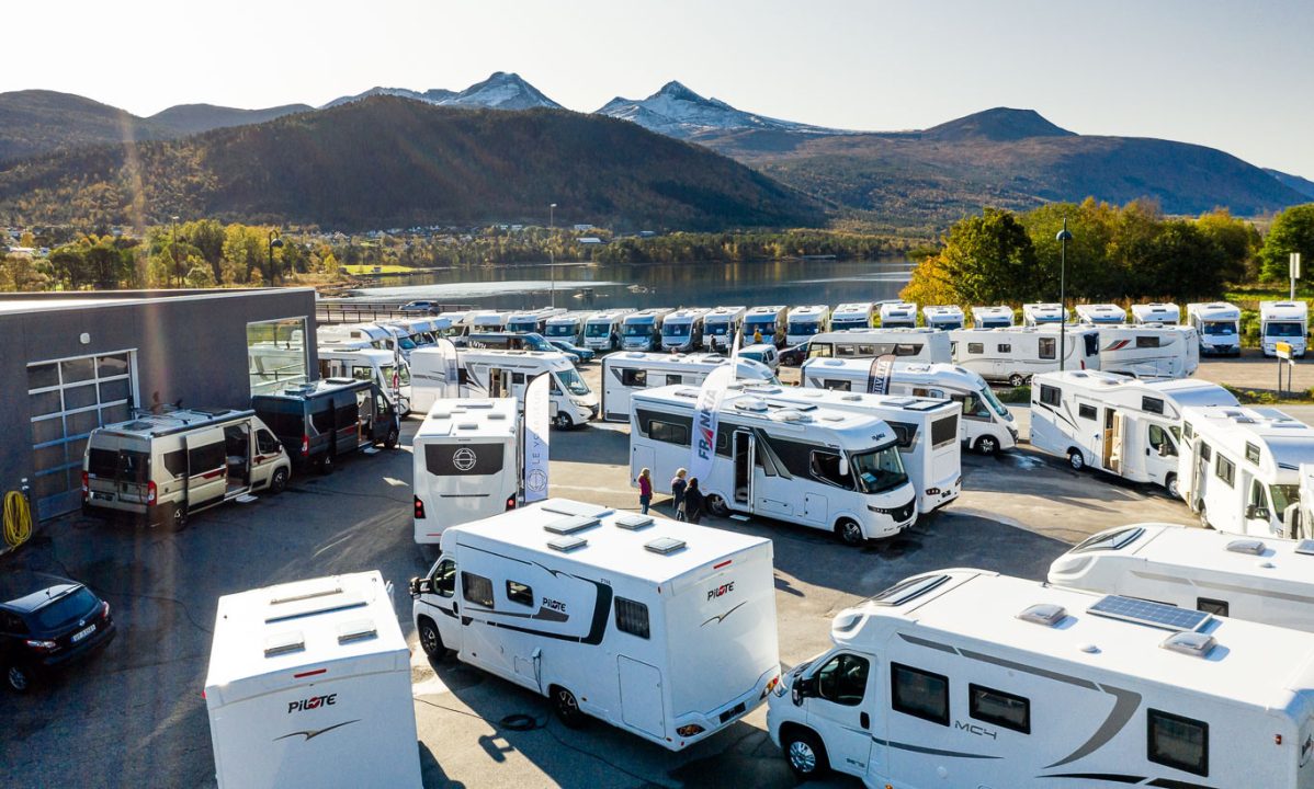 Oversiktsbilde av Løviknes Caravan i Vestnes