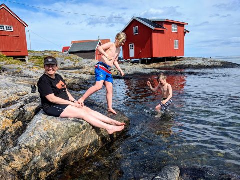 Loeviknes Caravan med barn til Ona