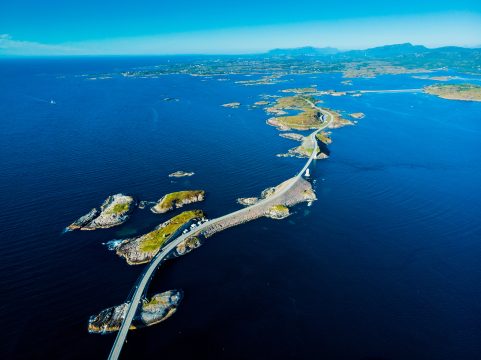 Atlanterhavsveien sett ovenifra